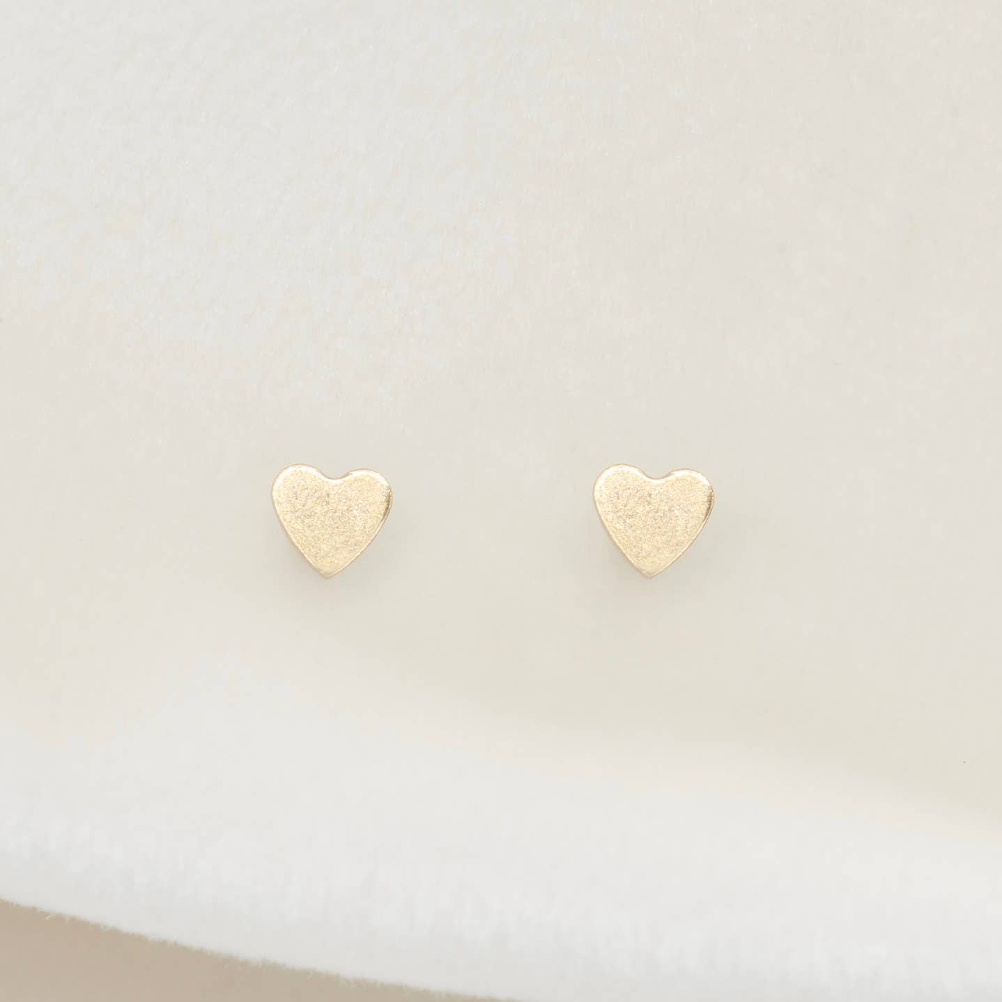 Boucles d'oreilles clous LOVE