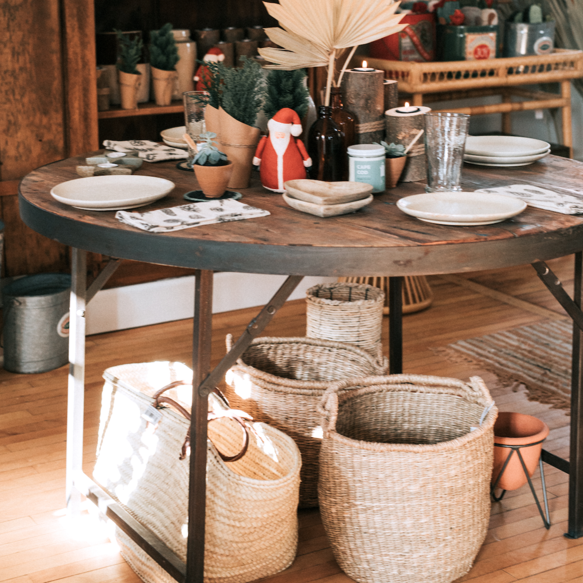 Table pliante ronde en bois recyclé et pattes de métal