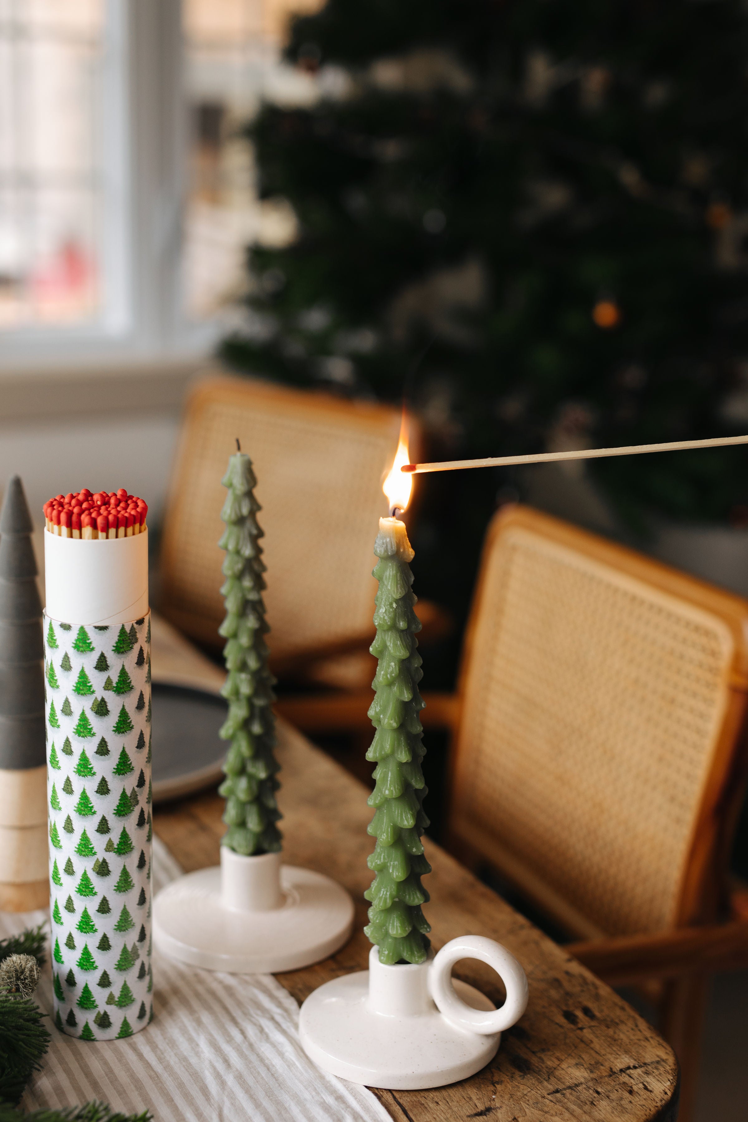 Boîte de deux chandelles en forme de sapin