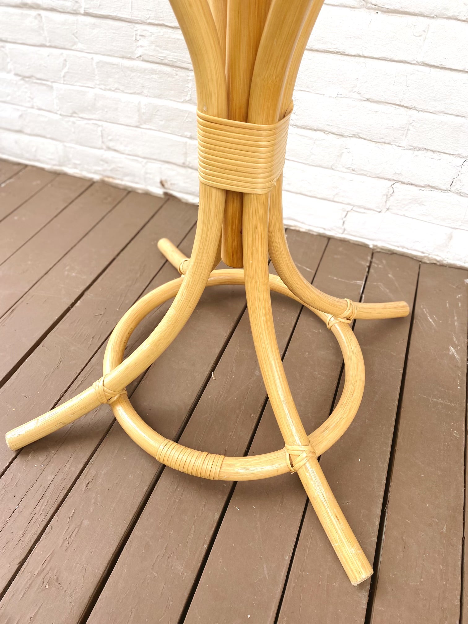 Patère en rotin vintage